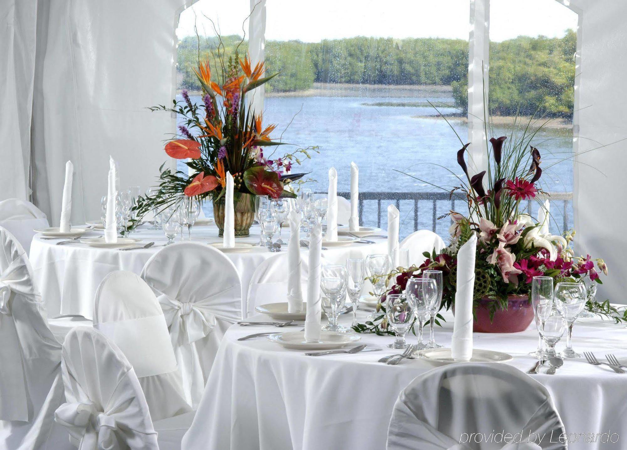 Doubletree By Hilton Tampa Rocky Point Waterfront Hotel Nhà hàng bức ảnh